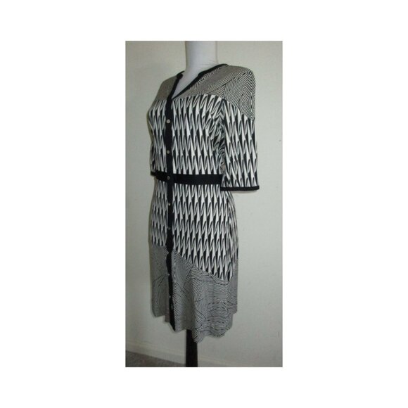 Diane Von Furstenberg Silk Black and White Geometric Print Snap Dress Size 8 - Picture 2 of 11